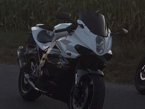 HYOSUNG GT 650R WEIß - A2 SPORTMOTORRAD