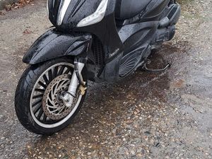 PIAGGIO BEVERLY 300 ABS-ASR POLICE →