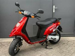PIAGGIO TYPHOON 50CC ORIGINEEL BROM MOTORISCH NIEUWSTAAT — SCOOTERS | VESPA — MARKTPLAATS