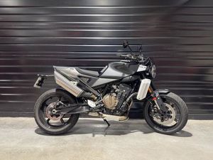 HUSQVARNA HUSQVARNA 801 SVARTPILEN 2024 2024 801 CM3 | MOTO ROADSTER | 3 225 KM | 42100 ST ETIENNE