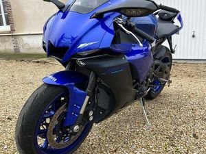 YAMAHA R1 NEUVE