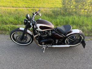 TRIUMPH BONNEVILLE BOBBER