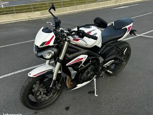 STREET TRIPLE