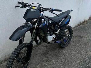 85 YZ ÉTAT NEUF