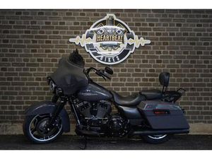 HARLEY DAVIDSON STREET GLIDE FLHX VON 2013