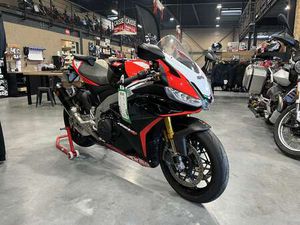 APRILIA RSV4