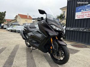 YAMAHA T MAX 560 TECH MAX /MODEL 06/2024 PROCHE DU NEUF / IRRÉPROCHABLE