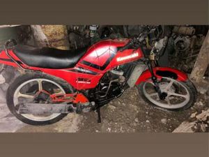 MOTO KAWAZAKI AR125 PAREDES