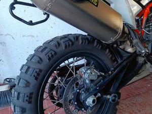 KTM 890 ADVENTURE R ALHOS VEDROS