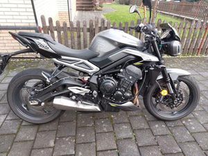 TRIUMPH STREET TRIPLE R