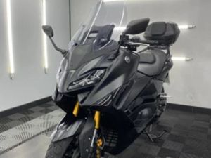 YAMAHA T-MAX TECH MAX 560
