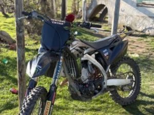 YAMAHA YZF 250