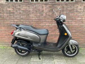 MOOIE SYM FIDDLE II 4 TAKT SNOR BOUWJAAR 2017 1E EIGENAAR — SCOOTERS | SYM — MARKTPLAATS