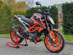 ② KTM DUKE 390