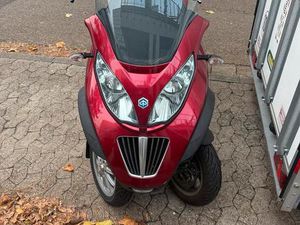 PIAGGIO MP3 400 CCM ROLLER ROT - 3-RAD SCOOTER