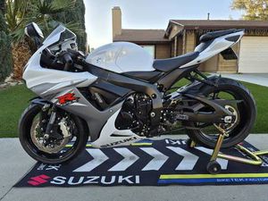 2015 SUZUKI GSXR600 ◊ 7K MILES!!