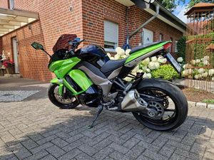 SCHÖNE KAWASAKI Z1000SX MIT WENIG KILOMETER