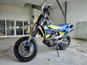 HUSQVARNA 701 SUPERMOTO