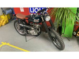 TRIUMHP T T 200 TRIAL FÜR 3.700 FR