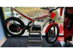 VENDO BETAMOTOR MINITRIAL ELECTRIC 20 (2014 - 25) NUOVA A CREVOLADOSSOLA (CODICE 9905232) - MOTO.IT