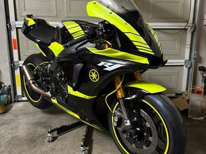 YAMAHA R1 RN49 RENNMOTORRAD RACEBIKE MOTOR REVIDIERT