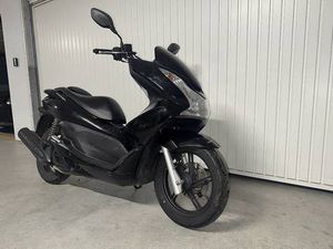 WUNDERSCHÖNER HONDA PCX 125 CANTON SAINT-GALL -