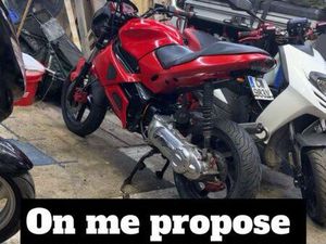 VEND OU ÉCHANGE GILERA DNA 50