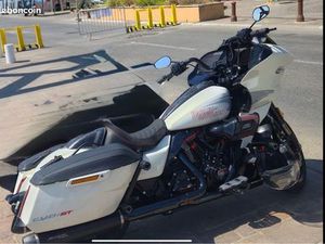 HARLEY DAVIDSON ROAD GLIDE CVO ST 121 BLANCHE 126CV GARANTIE 5ANS