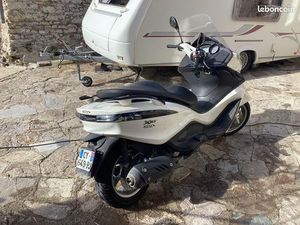 VEND OU ÉCHANGE PIAGGIO X10