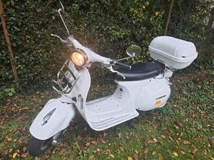 FUTURA CLASSICO ELEKTROROLLER FUTURA 45 KM/H RETRO ROLLER WEIß