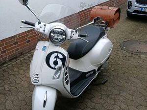VESPA GTS 125 WEIß