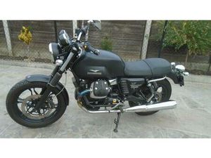 ② MOTO GUZZI V7, 1E EIG.! 2970KM, NIEUWSTAAT! 4750€