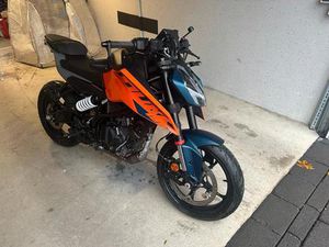 KTM DUKE 125 VON 2024