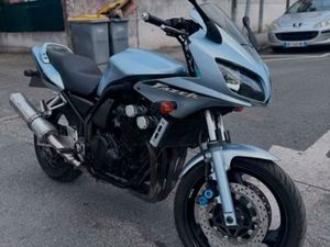 YAMAHA FZS 600 FAZER