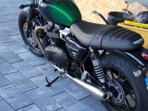 TRIUMPH SPEED TWIN 900 STEALTH EDITION 2024
