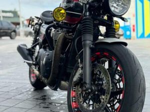 TRIUMPH - SPEED TWIN 1200