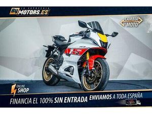 YAMAHA - R7