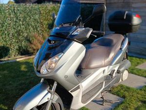 ② YAMAHA XMAX 250I BJ 2009