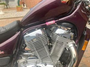 ② BORDOUX SUZUKI INTRUDER 750