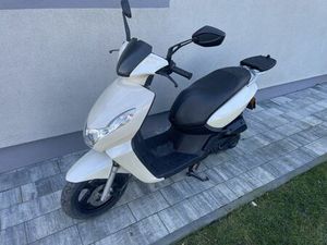 SKUTER PEUGEOT KISBEE JAROCIN