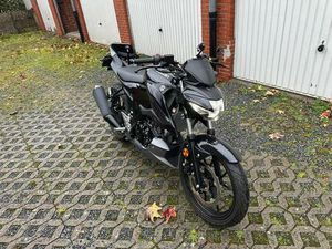 ② SUZUKI GSX-S