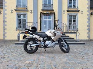 ② HONDA XL 125 VARADERO