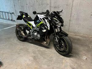 ② KAWASAKI Z900