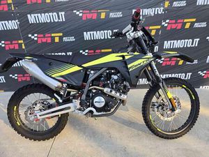 2023 FANTIC MOTOR MOTARD 125 IMMATRICOLATA A VENDRE