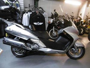 2004 HONDA SILVERWING 600 ABS /FSH / EXTRAS/TWO OWNERS A VENDRE