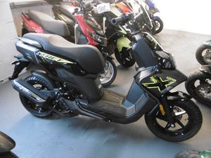 KEEWAY FACT X 125. LOTS OF SCOOTERS IN STOCK A VENDRE