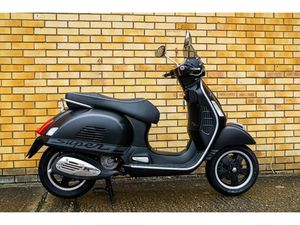 2011 VESPA GTS 300 SUPER VENTE AUX ENCHÈRES