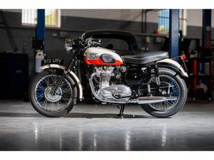 TRIUMPH TROPHY TR6