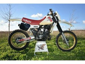 1982 YAMAHA YZ 250 A VENDRE