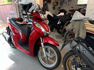 HONDA SH 300 ABS TOPCASE GARAGENFAHRZEUG WENIG KM